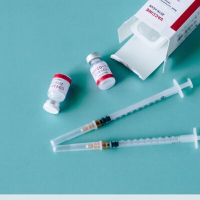 Blue Simple Medical Clinic Presentation (2000 x 2000 px).zip - 8